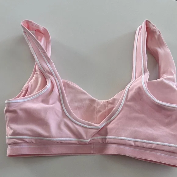ALO Yoga Light Pink Sports Bra and Leggings Set - Picture 8 of 9
